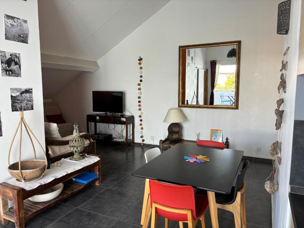 Le Santal quiet holiday apartment in Reunion Island